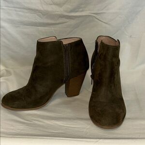 Women's Suede Ankle Boots - Olive